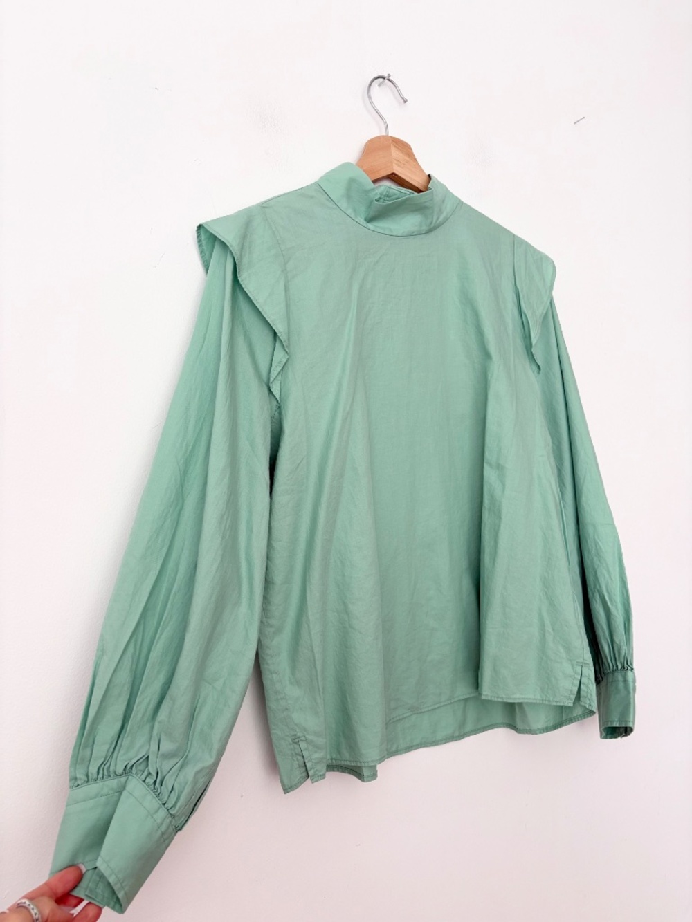 Everlane wing shoulder mock neck green blouse - Picture 3 of 6